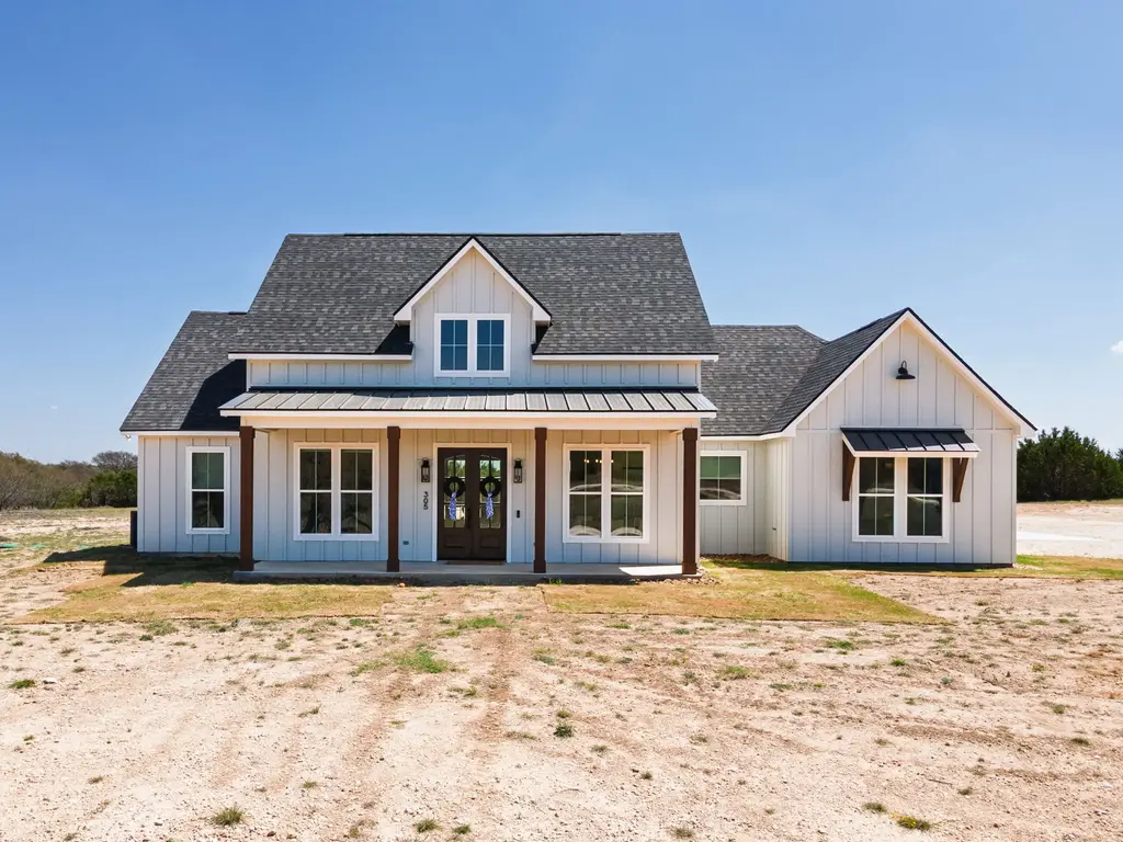305 Willow Oak Drive, Goldthwaite
