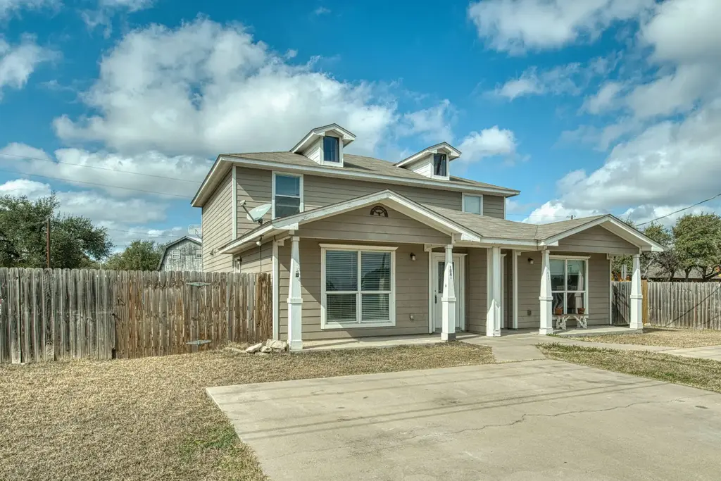104 Castleberry Court A, Bertram