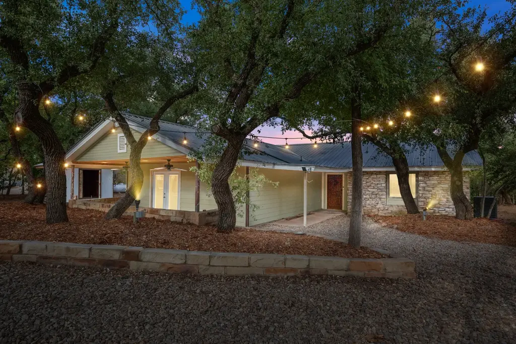 10204 Oak Grove Circle, Austin