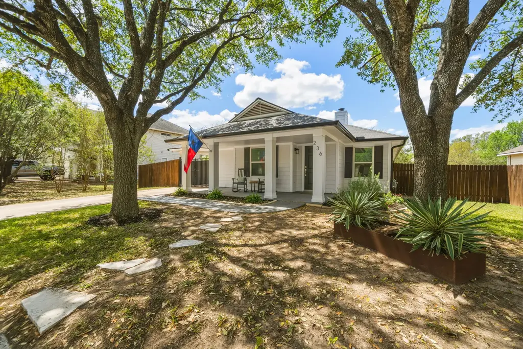 236 Bradfield Drive, Buda