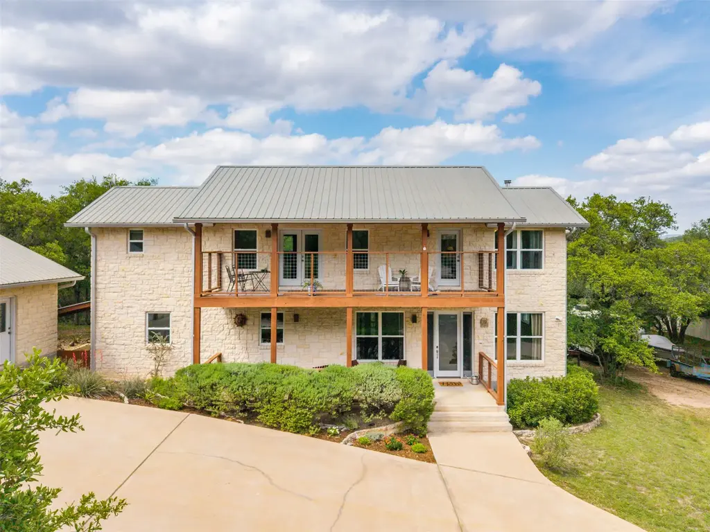 326 Lost Cove Drive, Spicewood