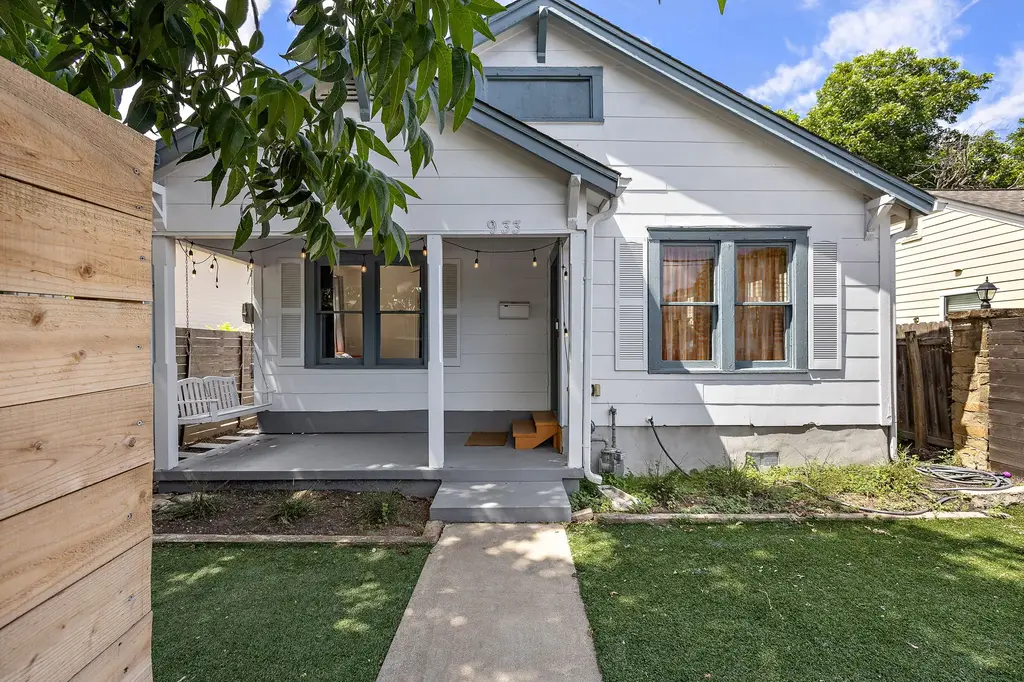 933 E 51st Street, Austin