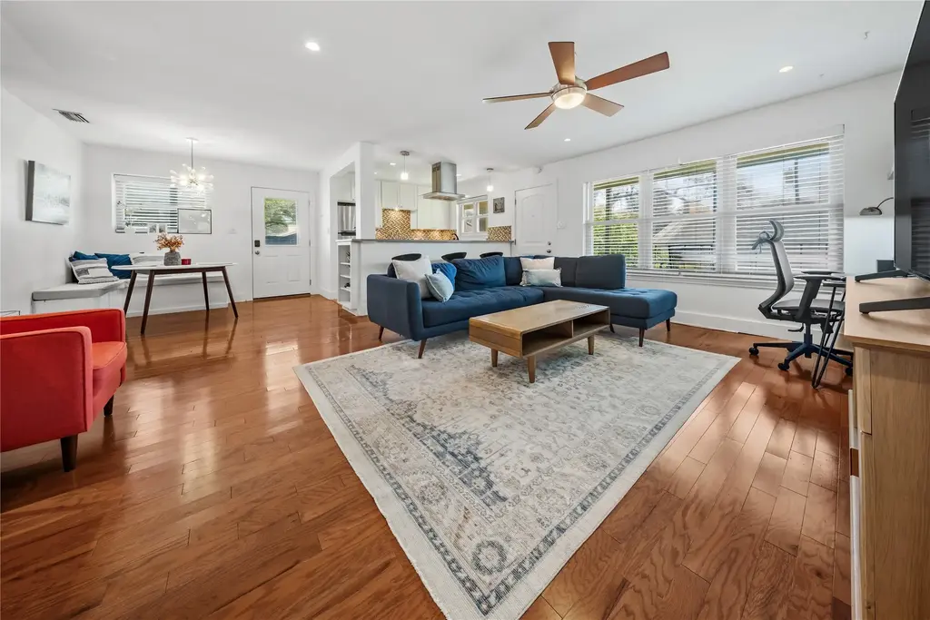 2301 Lawnmont Avenue 8, Austin