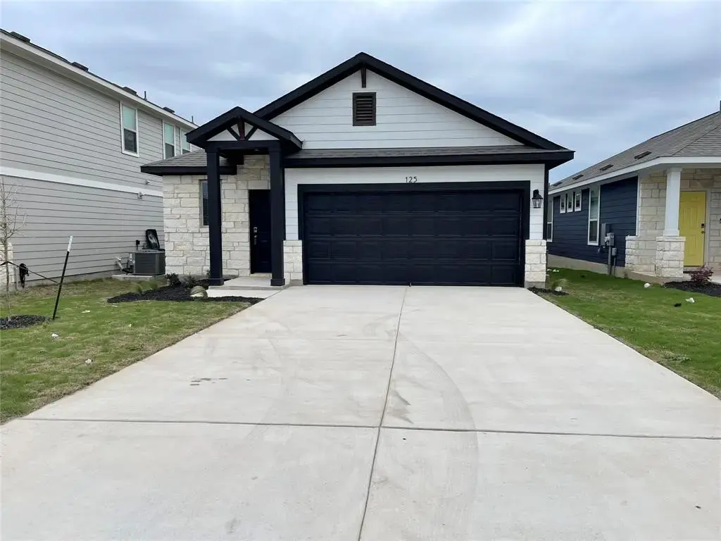 125 Kellys Heroes Way, Jarrell