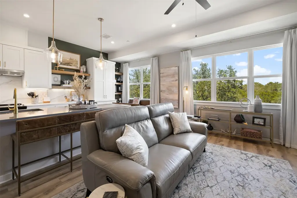 12001 Vista Parke Drive 1402, Austin