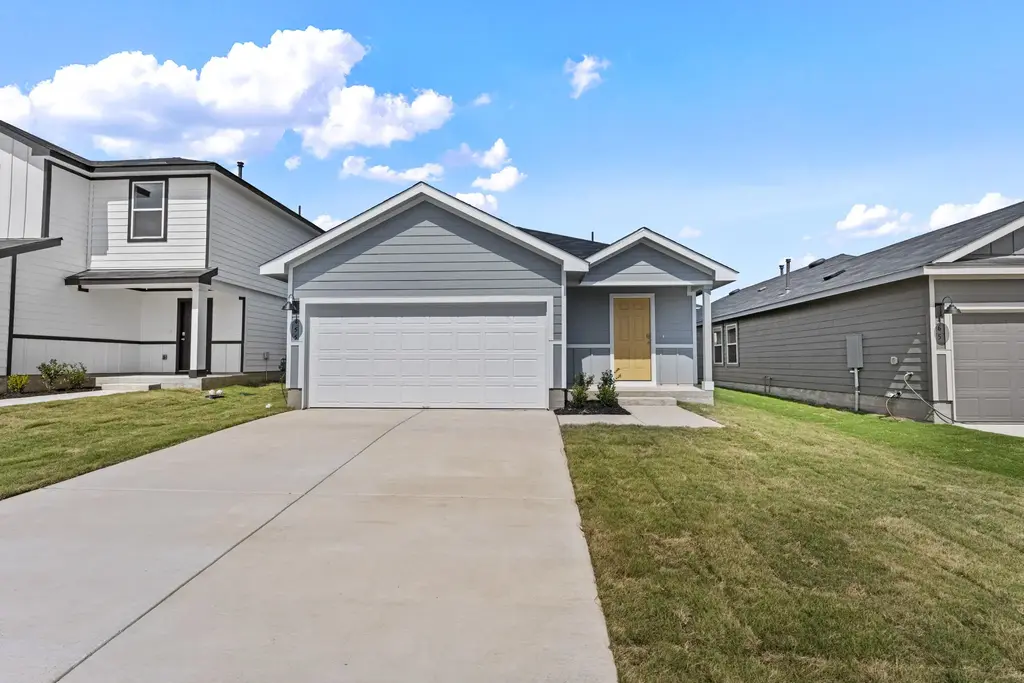 455 Low Pasture Trail, Maxwell