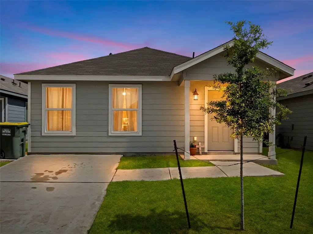11543 Field Briar, Converse