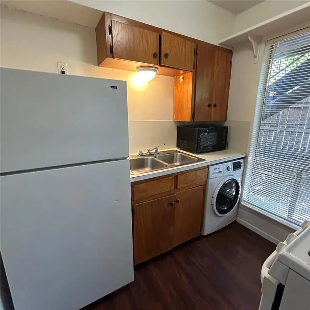 1011 W 23rd Street 102, Austin