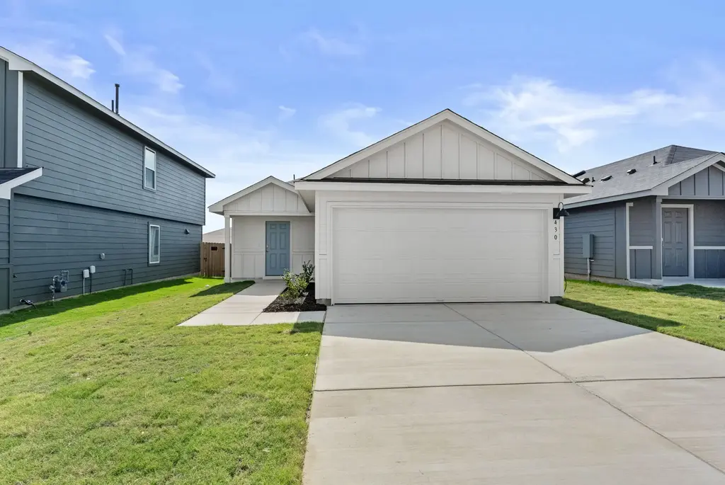430 Low Pasture Trail, Maxwell