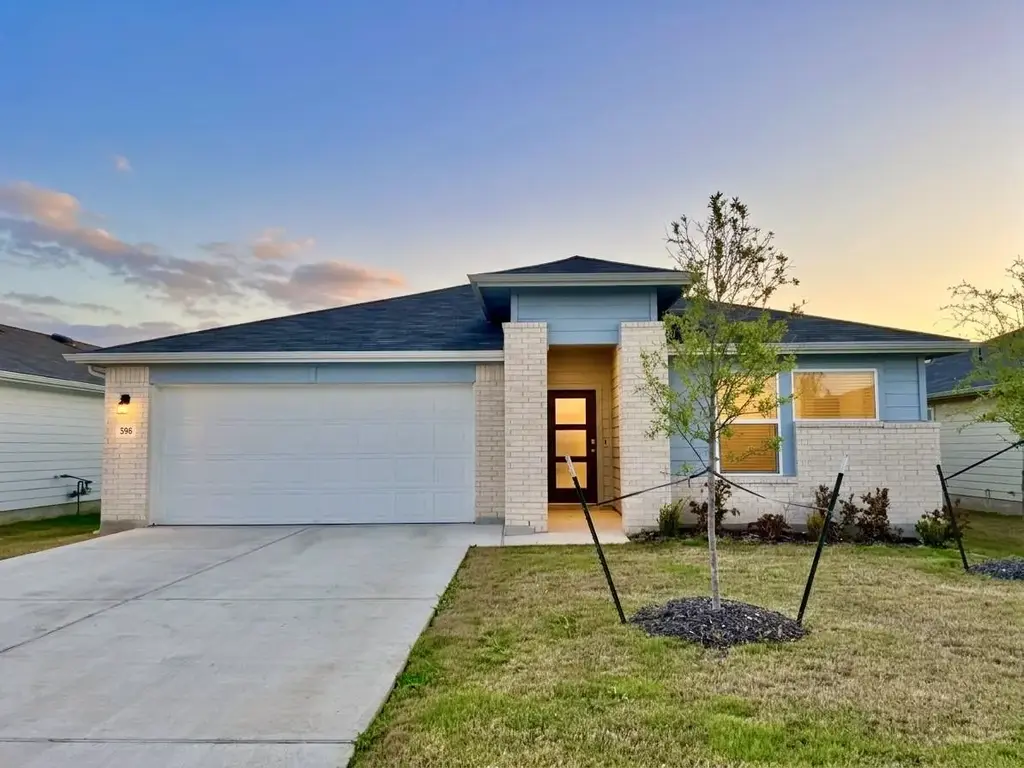 598 Gladiola Loop, Kyle