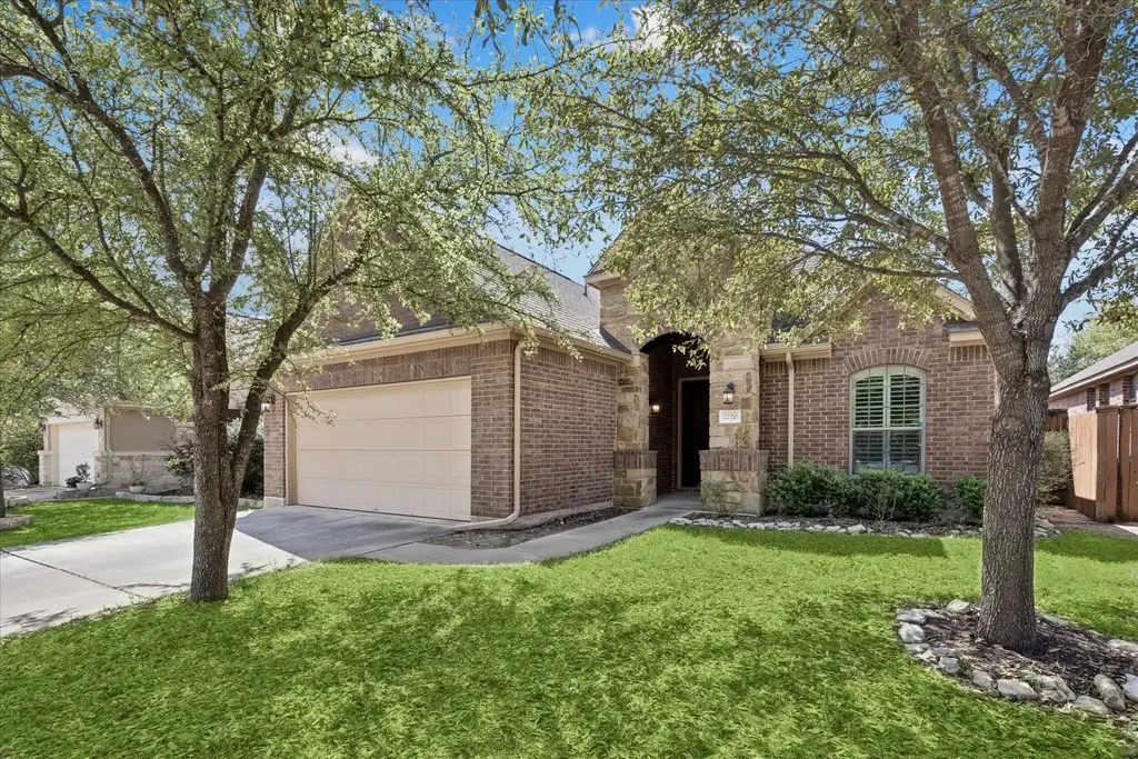 2220 Lookout Range Drive, Leander