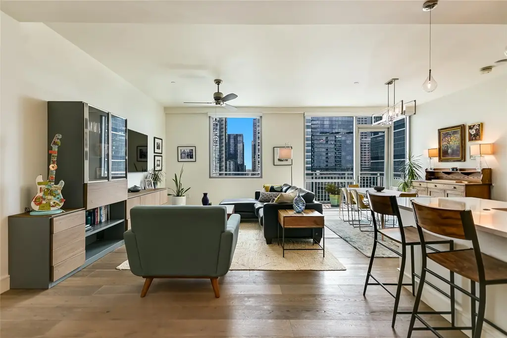222 West Avenue 1613, Austin