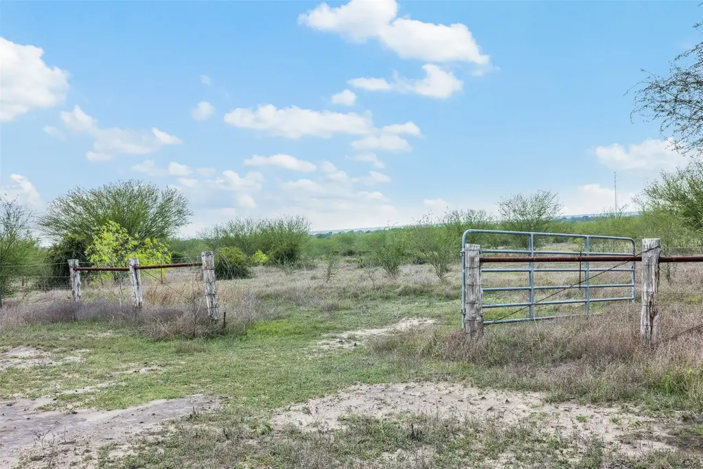 20.02 Acres Concrete Edgar Road, Cuero