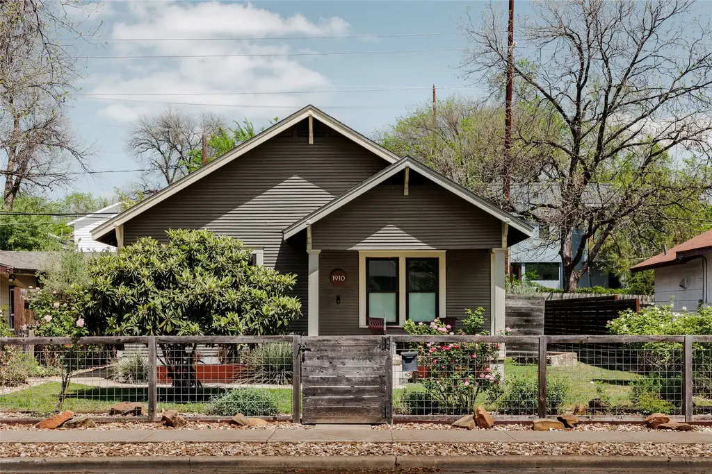 1910 Holly Street, Austin