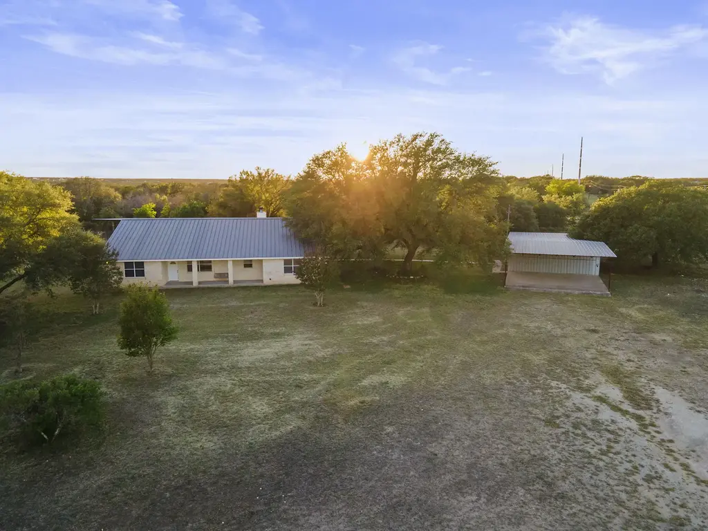 100 County Road 204, Liberty Hill