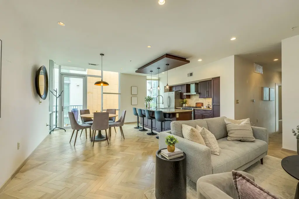 1600 Barton Springs Road 5301, Austin