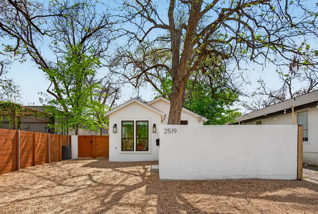 2519 E 4th Street 1, Austin