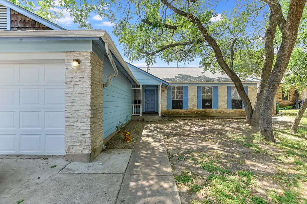 11948 Sunhillow Bend A & B, Austin