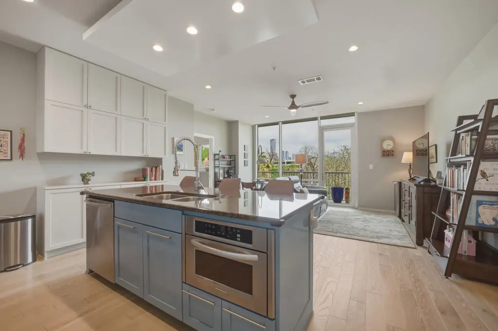 1600 Barton Springs Road 4305, Austin