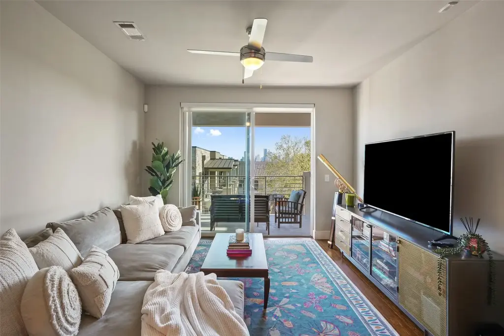 2725 Dulce Lane 233, Austin