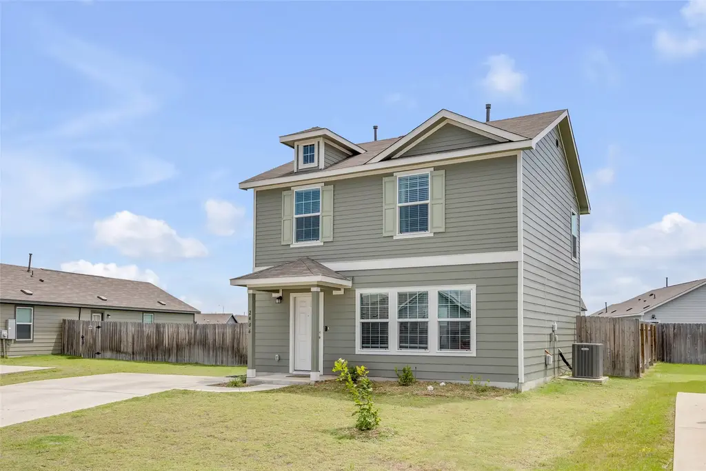 2406 Windrow Lane, Lockhart