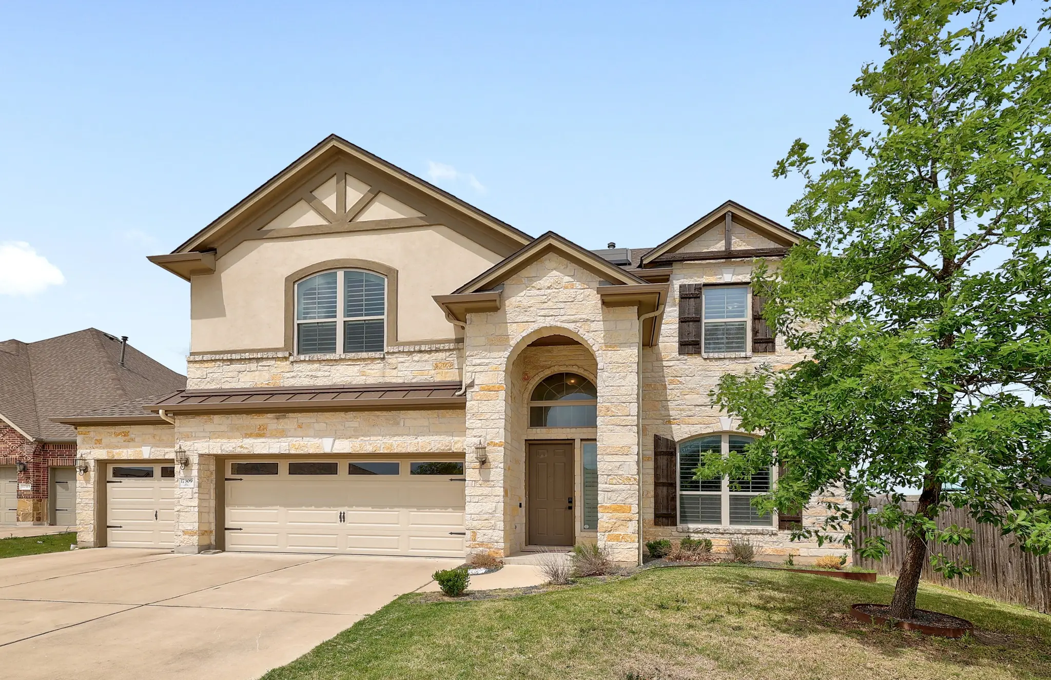 Photo of Listing #2551613