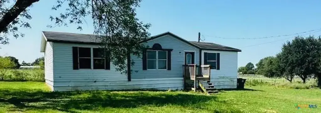 1212 Babylon Lane, Schulenburg