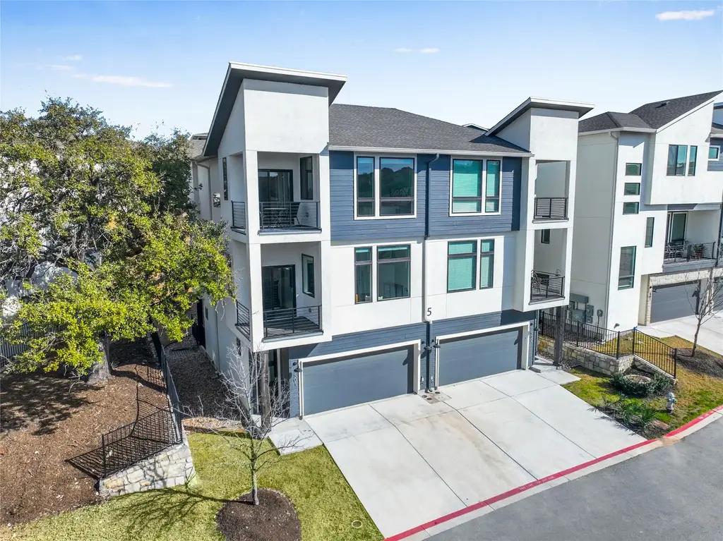 2050 Lohmans Spur Road 501, Lakeway