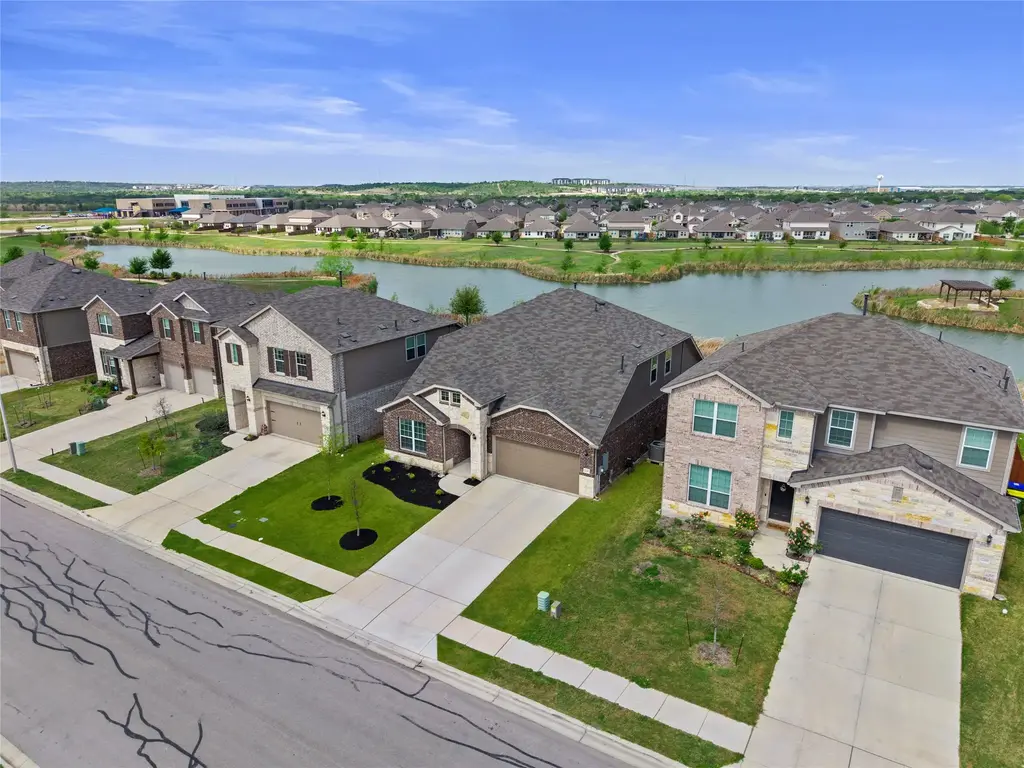 12120 Paseo De Los Lagos Lane, Manor