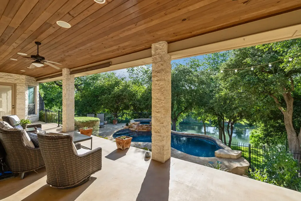 1033 River Terrace, New Braunfels