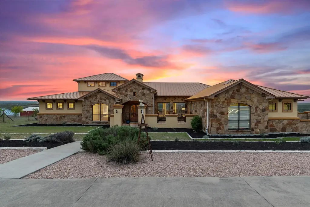 733 And 701 Dawn View, Dripping Springs