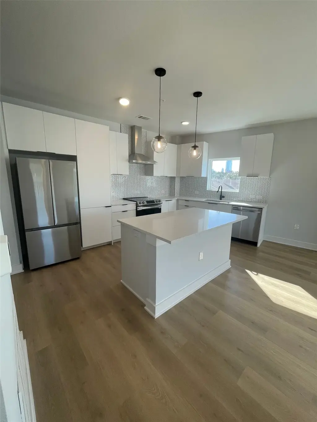 2500 W Longview Street 400, Austin