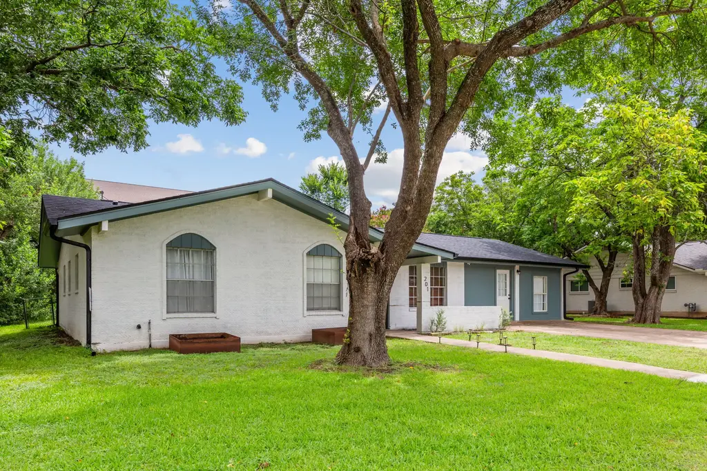 201 Fairlane Drive, Round Rock