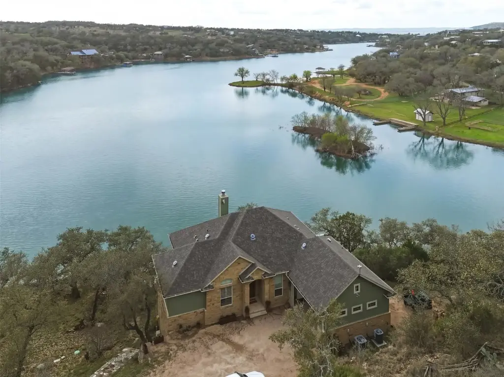 320 Park Lane, Burnet