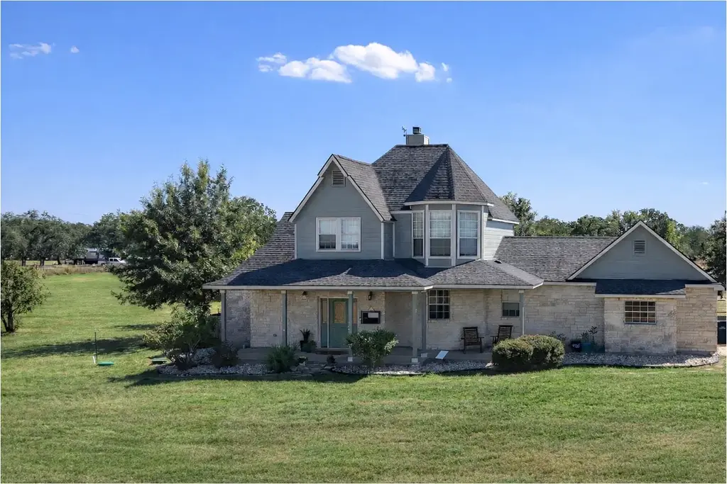 913 County Road 220, Florence