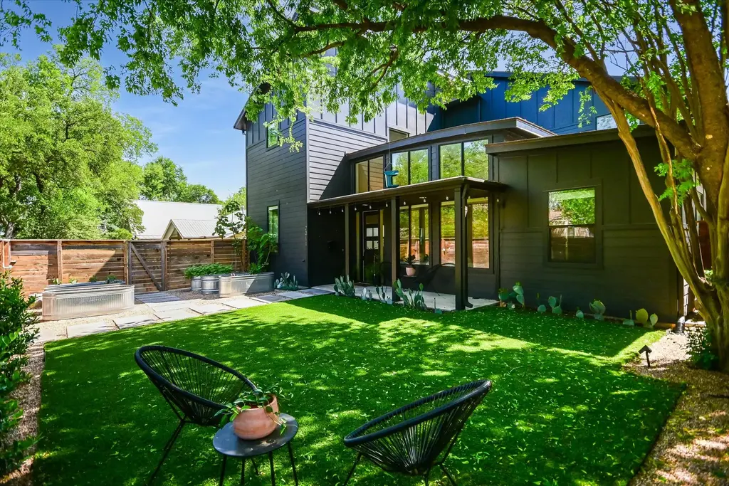 2011 Arpdale Street, Austin
