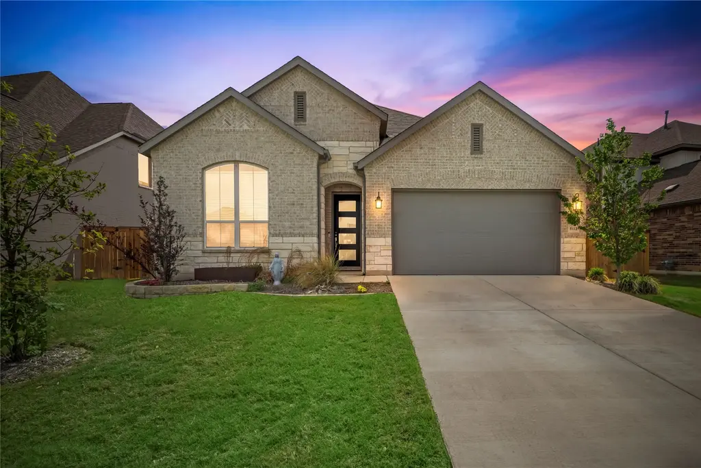 1332 Golden Celebration Bend, Leander