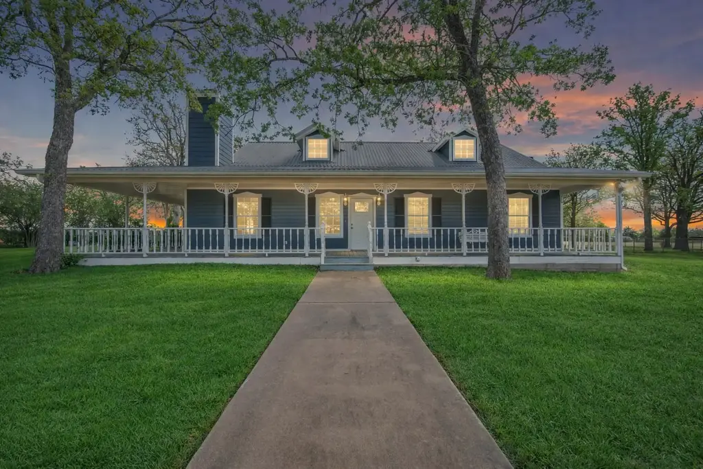 2205 S Us Highway 77, Giddings