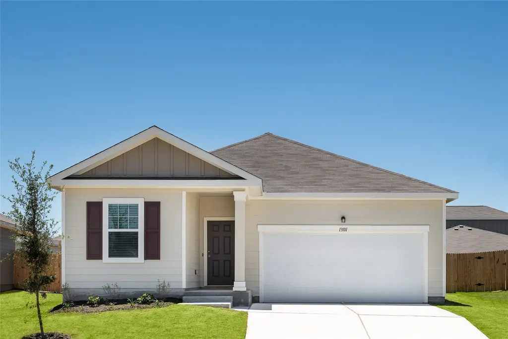 604 Sunlight Lake Boulevard, Hutto