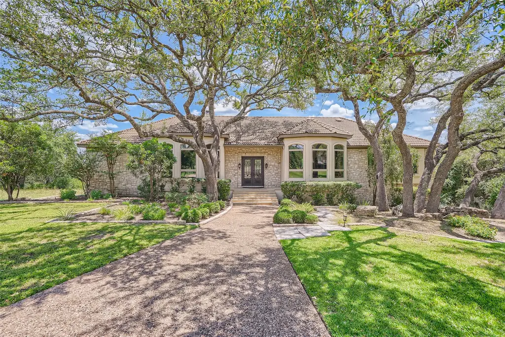 2405 Sailboat Pass Pass, Spicewood