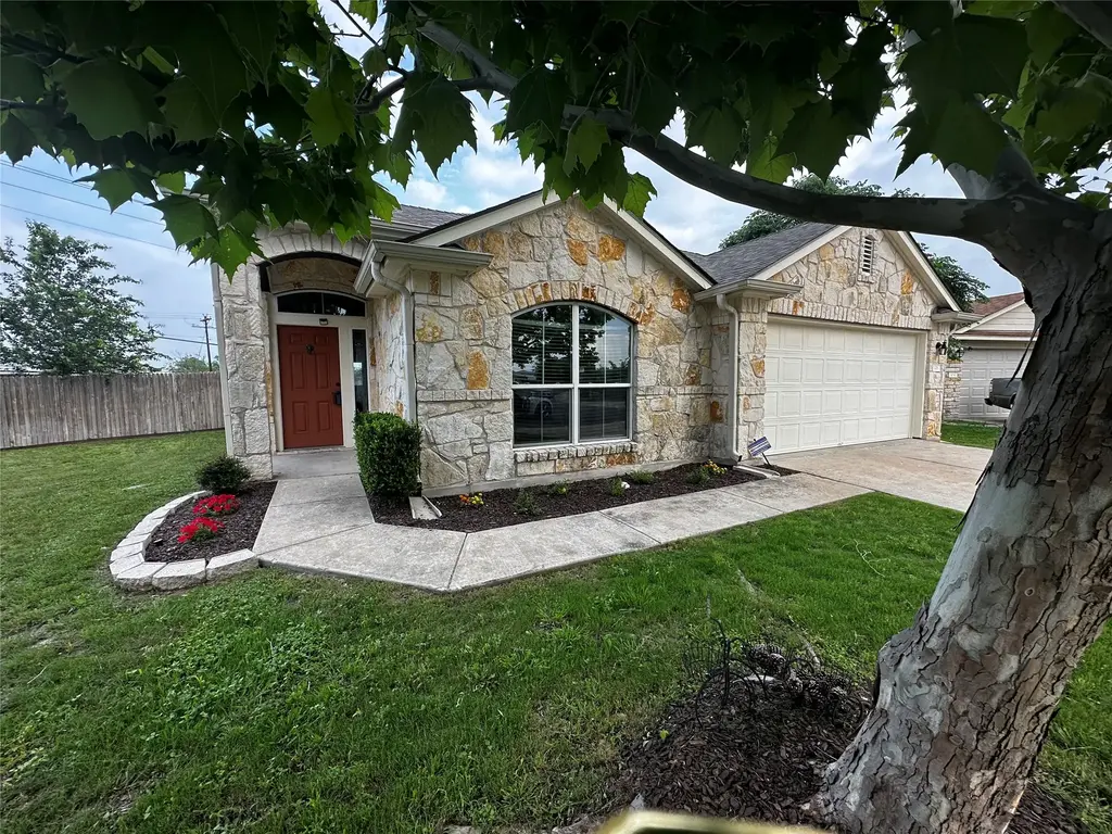 106 Double Barrel Court, Bastrop