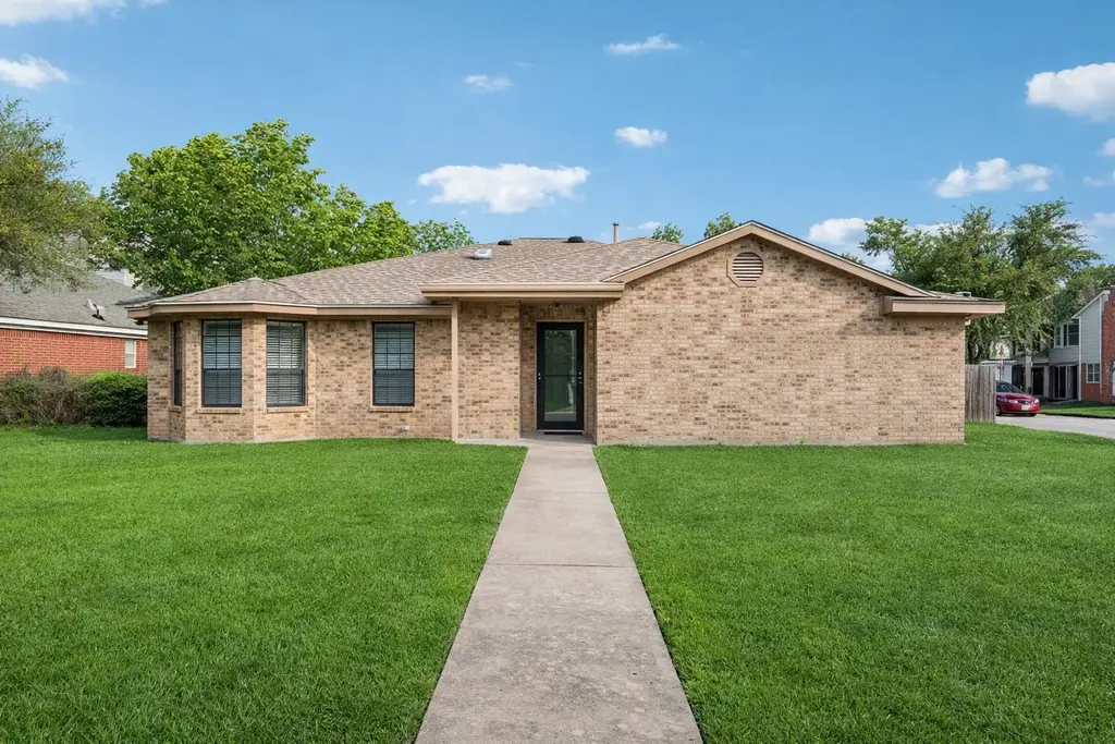 1800 Cedarlawn Street, Taylor