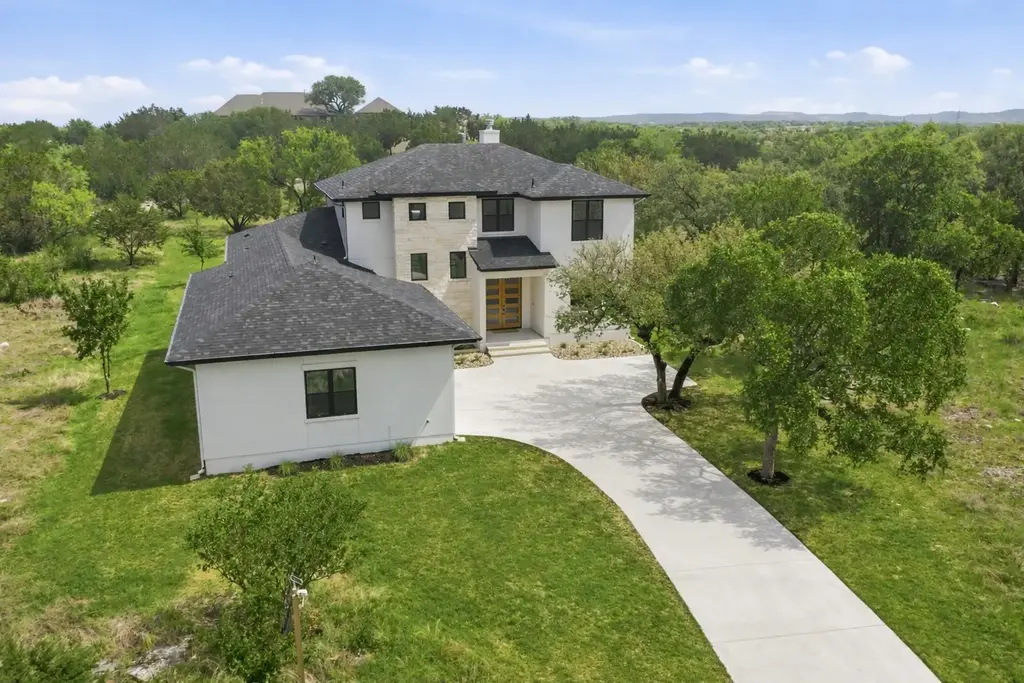 109 Rocky Summit Court, Spicewood