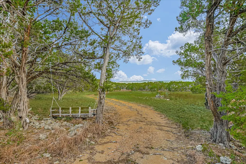 1935 Wayside Drive, Wimberley