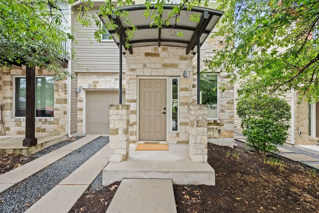 909 Mountaineer Lane, Austin
