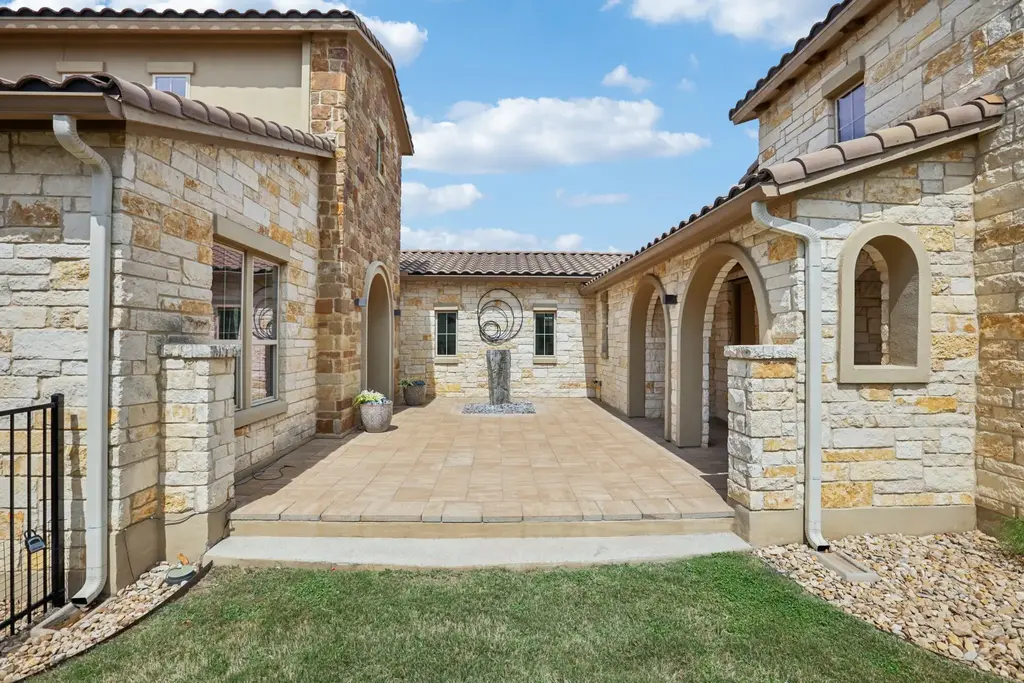 109 Charmstone Lane, Georgetown