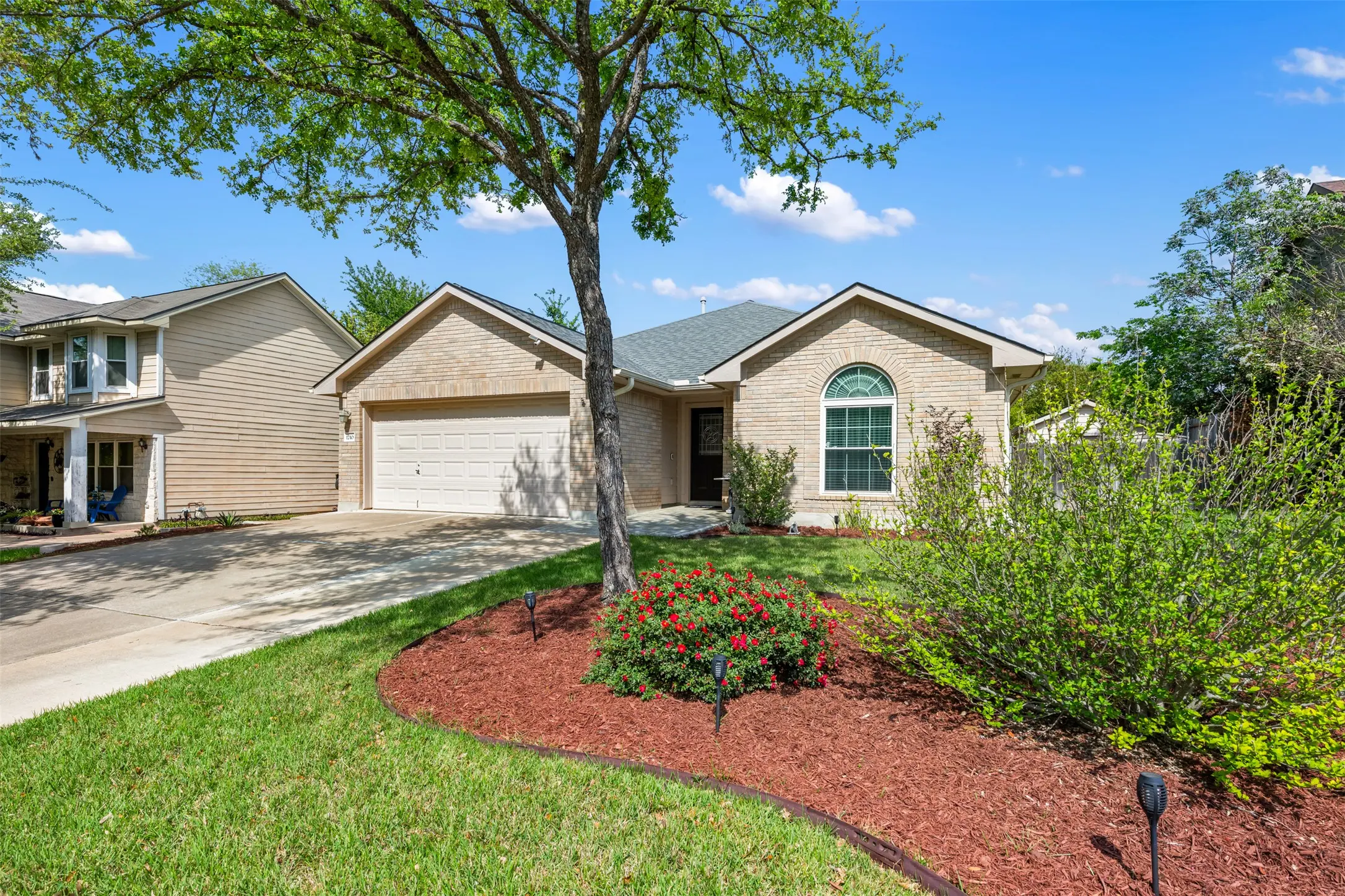 Photo of Listing #1671892
