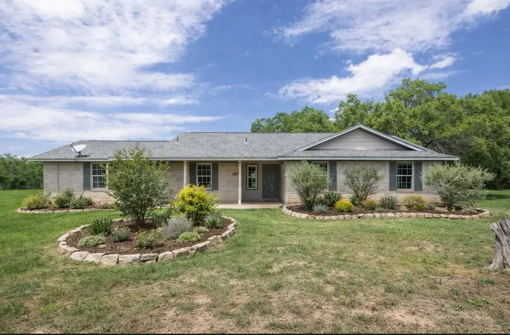 801 John Knox Road, Fischer