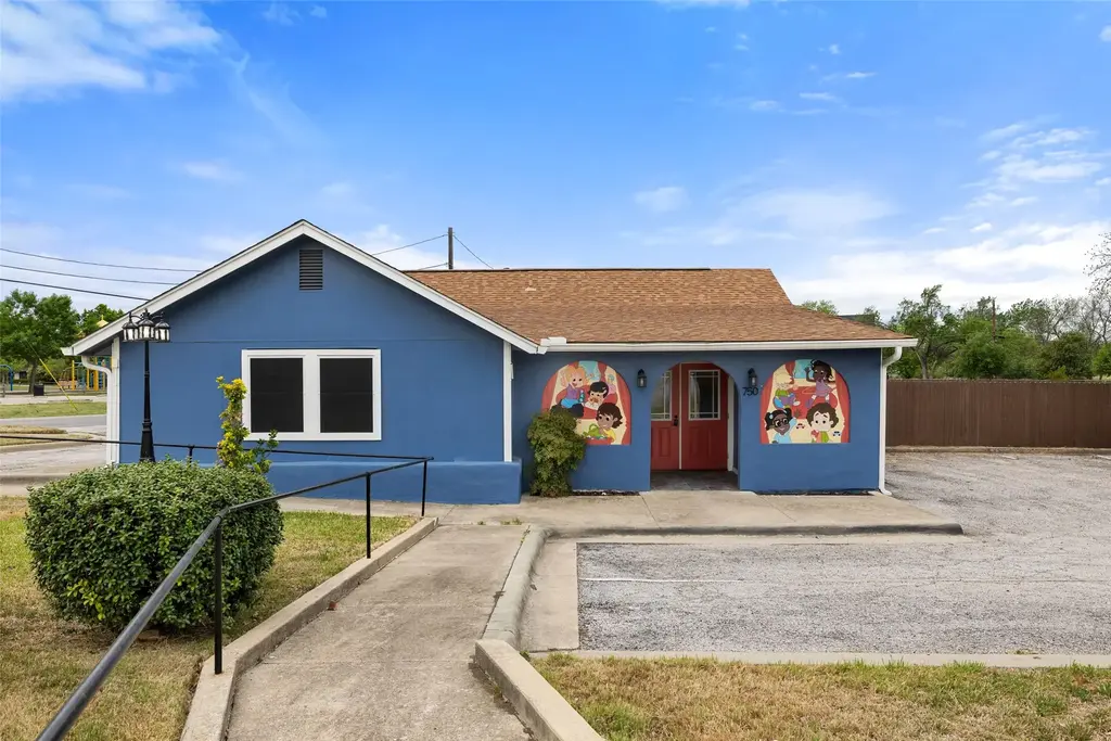 750 S Mays Street, Round Rock