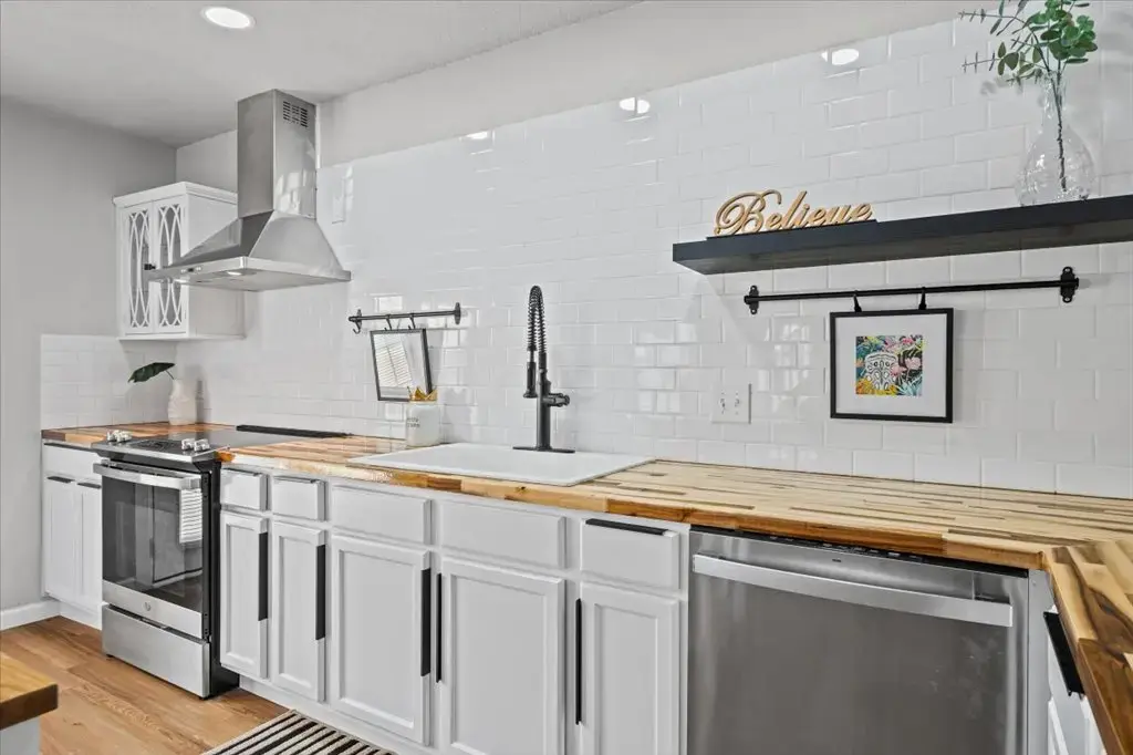 2411 Glen Field Drive, Cedar Park